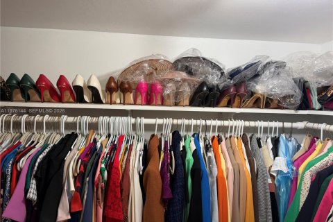 Condo in Miami, Florida, 3 bedrooms  № 2040472 - photo 8