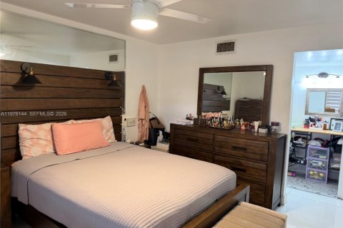 Condo in Miami, Florida, 3 bedrooms  № 2040472 - photo 5