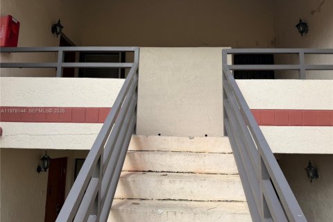 Condo in Miami, Florida, 3 bedrooms  № 2040472 - photo 14