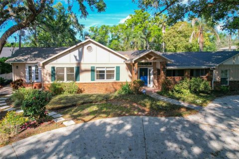 House in Lakeland, Florida 4 bedrooms, 226.96 sq.m. № 1829897 - photo 1