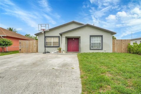 House in Riviera Beach, Florida 3 bedrooms, 120.68 sq.m. № 1816485 - photo 2
