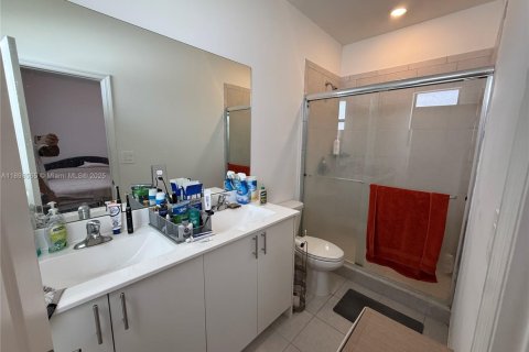 Townhouse in Homestead, Florida 3 bedrooms, 123.37 sq.m. № 1950078 - photo 12