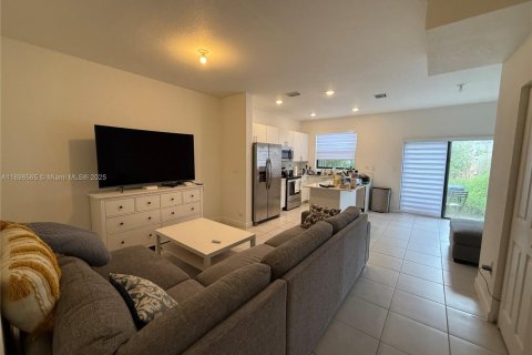 Townhouse in Homestead, Florida 3 bedrooms, 123.37 sq.m. № 1950078 - photo 3