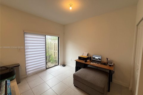 Townhouse in Homestead, Florida 3 bedrooms, 123.37 sq.m. № 1950078 - photo 4