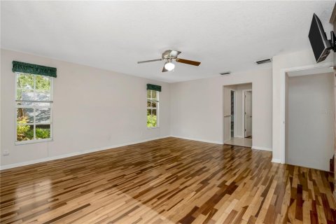House in Lutz, Florida 3 bedrooms, 232.63 sq.m. № 2111524 - photo 27