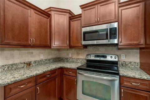 House in Lutz, Florida 3 bedrooms, 232.63 sq.m. № 2111524 - photo 8