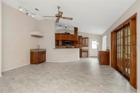House in Lutz, Florida 3 bedrooms, 232.63 sq.m. № 2111524 - photo 13