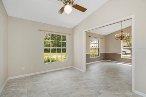 House in Lutz, Florida 3 bedrooms, 232.63 sq.m. № 2111524 - photo 4