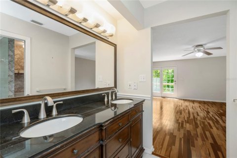 House in Lutz, Florida 3 bedrooms, 232.63 sq.m. № 2111524 - photo 30