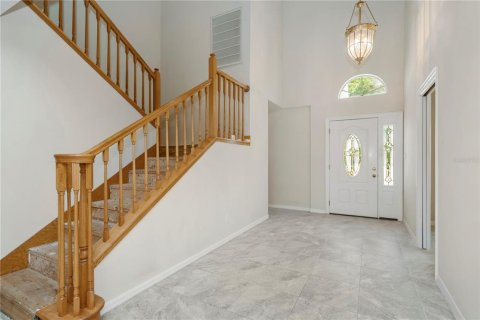 House in Lutz, Florida 3 bedrooms, 232.63 sq.m. № 2111524 - photo 2