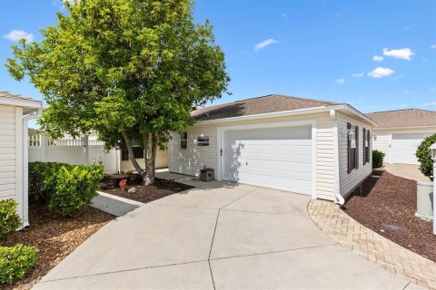 House in The Villages, Florida 3 bedrooms, 129.78 sq.m. № 2093690