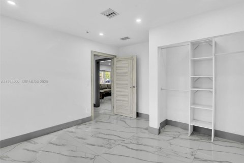 Купить виллу или дом в Помпано-Бич, Флорида 4 спальни, 165.37м2, № 1991115 - фото 26