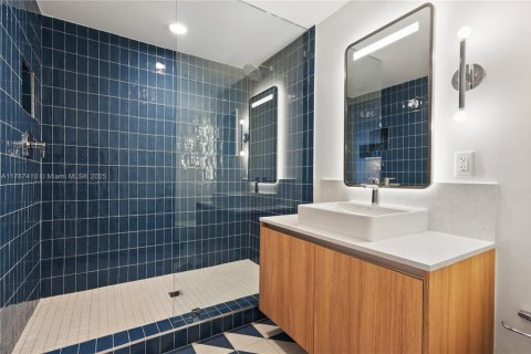 Condo in Miami, Florida  № 1864893 - photo 11