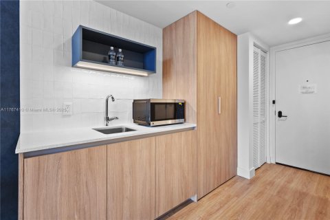 Condo in Miami, Florida  № 1864893 - photo 9