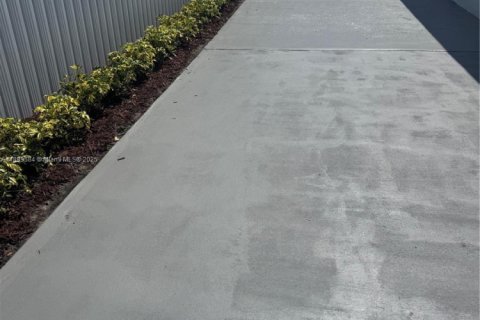 Снять в аренду виллу или дом в Майами, Флорида 2 спальни, 109.35м2, № 1950877 - фото 17