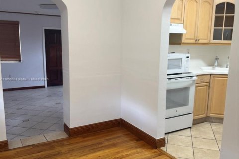 Снять в аренду виллу или дом в Майами, Флорида 2 спальни, 109.35м2, № 1950877 - фото 6