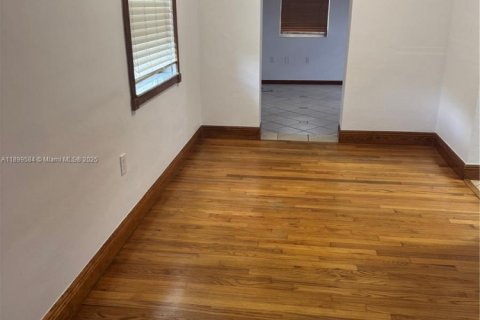 Снять в аренду виллу или дом в Майами, Флорида 2 спальни, 109.35м2, № 1950877 - фото 20