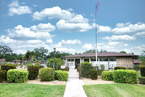 House in Bradenton, Florida 2 bedrooms, 112.32 sq.m. № 1632332 - photo 13