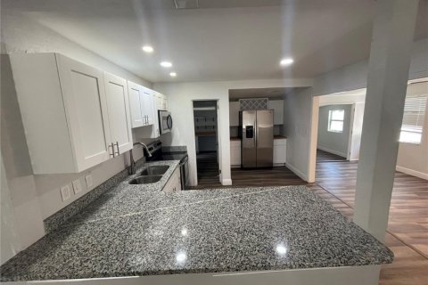 Casa en venta en Saint Petersburg, Florida, 2 dormitorios, 98.66 m2 № 1515775 - foto 5