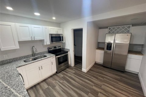 Casa en venta en Saint Petersburg, Florida, 2 dormitorios, 98.66 m2 № 1515775 - foto 4