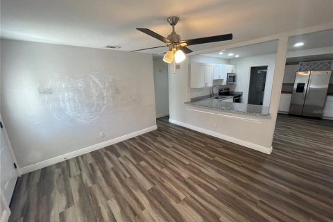 Casa en venta en Saint Petersburg, Florida, 2 dormitorios, 98.66 m2 № 1515775 - foto 3
