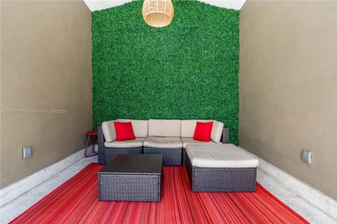 Condominio en alquiler en Miami, Florida, 41.71 m2 № 2060033 - foto 23