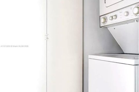 Condominio en alquiler en Miami, Florida, 41.71 m2 № 2060033 - foto 18