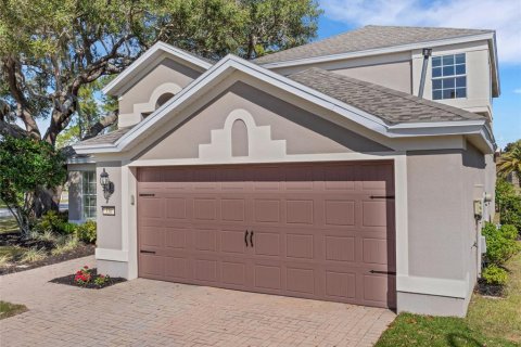 House in Davenport, Florida 3 bedrooms, 193.79 sq.m. № 1567087 - photo 2