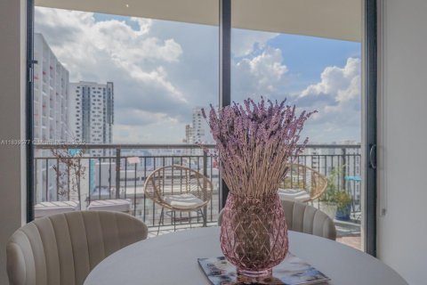 Condominio en venta en Miami, Florida, 1 dormitorio, 76.09 m2 № 1830712 - foto 9