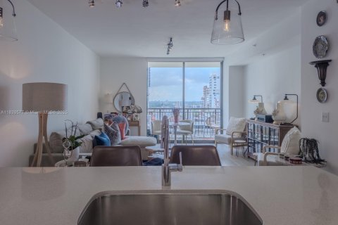 Condominio en venta en Miami, Florida, 1 dormitorio, 76.09 m2 № 1830712 - foto 3