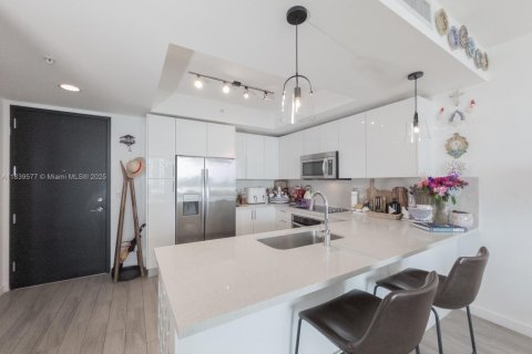 Condominio en venta en Miami, Florida, 1 dormitorio, 76.09 m2 № 1830712 - foto 4