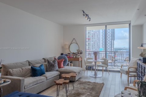 Condominio en venta en Miami, Florida, 1 dormitorio, 76.09 m2 № 1830712 - foto 2