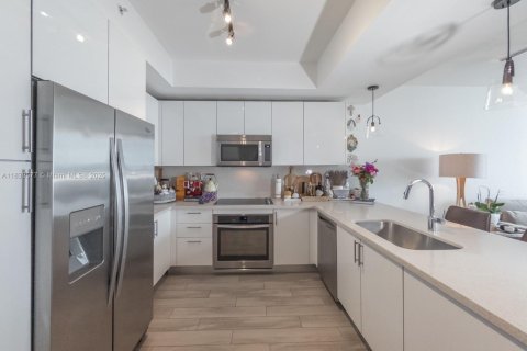 Condominio en venta en Miami, Florida, 1 dormitorio, 76.09 m2 № 1830712 - foto 5