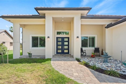 Casa en venta en LaBelle, Florida, 3 dormitorios, 261.15 m2 № 1955944 - foto 4