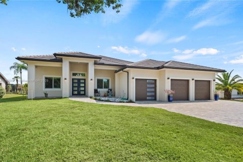 Casa en venta en LaBelle, Florida, 3 dormitorios, 261.15 m2 № 1955944 - foto 3