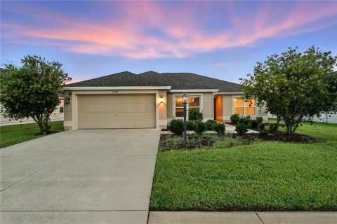 House in Oxford, Florida 3 bedrooms, 146.32 sq.m. № 1866888 - photo 1