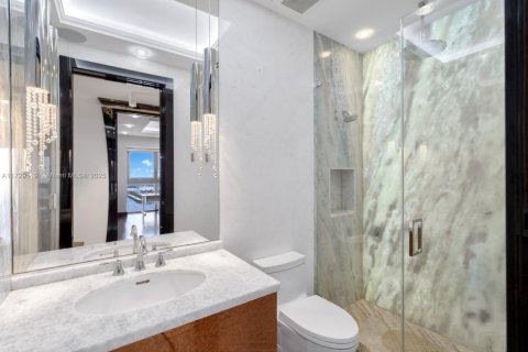 Condo in Sunny Isles Beach, Florida, 4 bedrooms  № 1811256 - photo 27