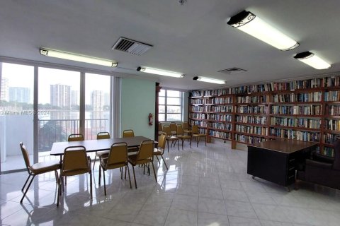 Купить кондоминиум в Авентура, Флорида 2 спальни, 120.77м2, № 1694133 - фото 10