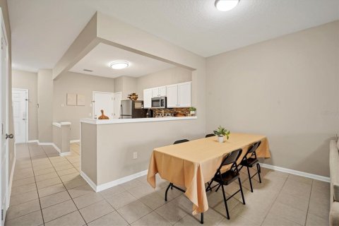 Adosado en venta en Brandon, Florida, 3 dormitorios, 159.61 m2 № 1651650 - foto 11