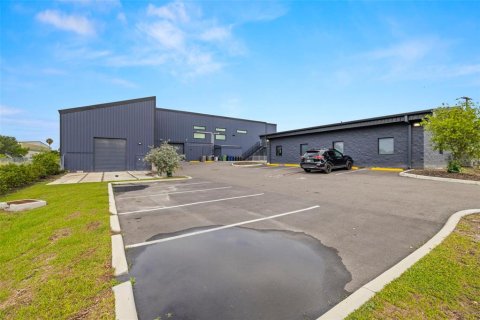 Propiedad comercial en venta en Tampa, Florida, 1596.99 m2 № 1816113 - foto 16