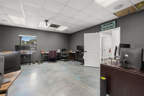 Propiedad comercial en venta en Tampa, Florida, 1596.99 m2 № 1816113 - foto 22