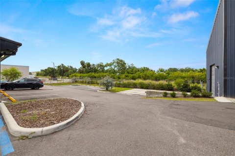 Propiedad comercial en venta en Tampa, Florida, 1596.99 m2 № 1816113 - foto 13