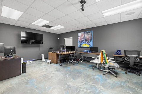 Propiedad comercial en venta en Tampa, Florida, 1596.99 m2 № 1816113 - foto 21