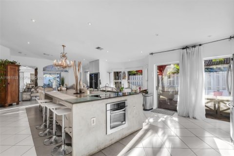 Villa ou maison à vendre à Doral, Floride: 4 chambres, 188.41 m2 № 2044858 - photo 8