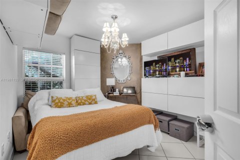 Villa ou maison à vendre à Doral, Floride: 4 chambres, 188.41 m2 № 2044858 - photo 17