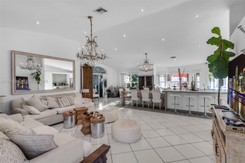 Villa ou maison à vendre à Doral, Floride: 4 chambres, 188.41 m2 № 2044858 - photo 4