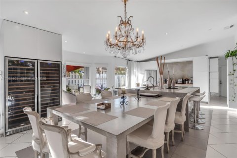 Villa ou maison à vendre à Doral, Floride: 4 chambres, 188.41 m2 № 2044858 - photo 7