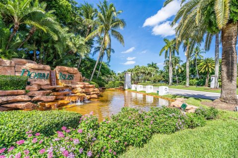 Villa ou maison à vendre à Doral, Floride: 4 chambres, 188.41 m2 № 2044858 - photo 24