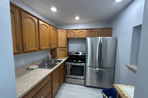Condo in West Palm Beach, Florida, 1 bedroom  № 2242298 - photo 2