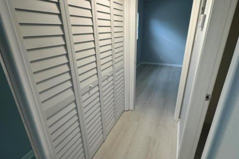 Condo in West Palm Beach, Florida, 1 bedroom  № 2242298 - photo 10